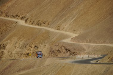 Yol Hindistan Lamayuru çevresinde