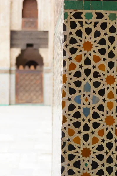 Bou Inania Madrasa détail architectural à Fès — Photo