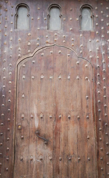 Hermosa puerta de madera en El Jadida —  Fotos de Stock