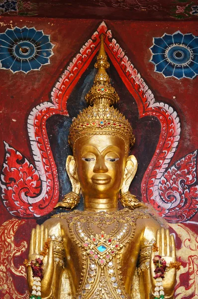 Όμορφο άγαλμα του Βούδα στην Ταϊλάνδη — Φωτογραφία Αρχείου