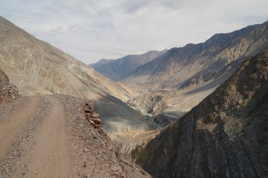 Fairy Meadows, Kuzey Pakistan dağa yolda
