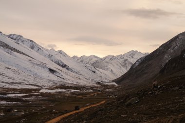 Gün batımında Babusar Pass, Kağan Valley, Pakistan