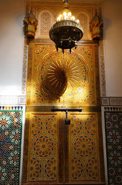 Porta bonita de Moulay Ismail Mausoléu em Meknes — Fotografia de Stock