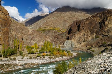 Güzel Ghizer Vadisi kuzey Pakistan
