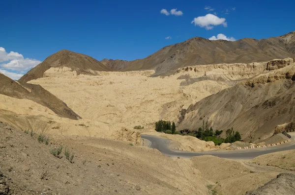 Weg bij Moonland in Lamayuru, Leh, Ladakh, India — Stockfoto