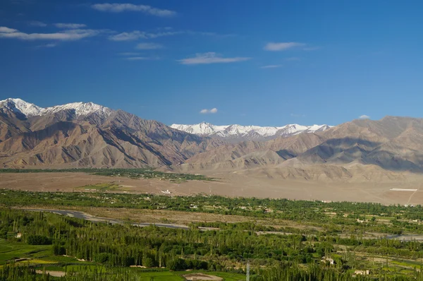 Beautiful view of mountain range in Leh,Ladakh, India — Stock Photo, Image