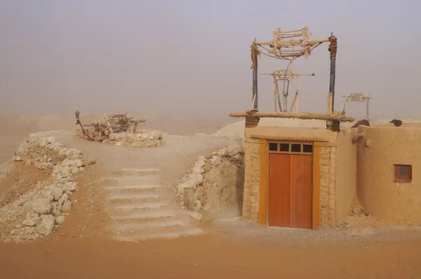 Water well in Sahara Desert during sand storm, Morocco — Stock Photo, Image