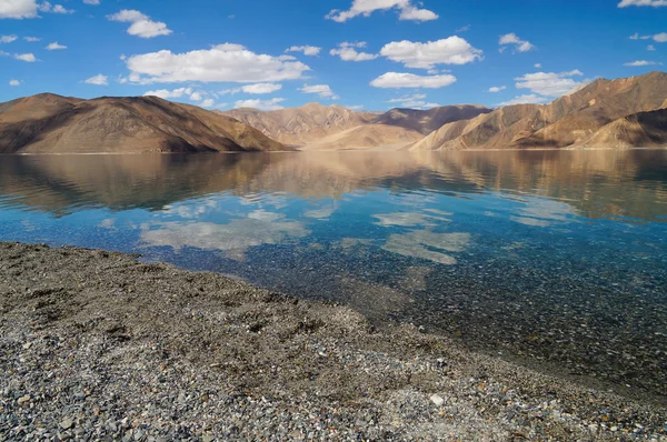 Όμορφη θέα στη λίμνη pangong σε ladakh, Ινδία — Φωτογραφία Αρχείου