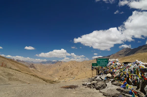 Fatula top, il punto più alto tra srinagar leh autostrada in Ladakh, India — Foto Stock