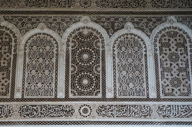 Bahia Palace, Marrakesh yılında Mağribi tarzı sıva detay.