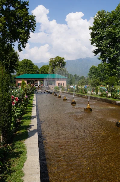 Jardim bonito mogol Shalimar Srinagar, Caxemira, Índia — Fotografia de Stock