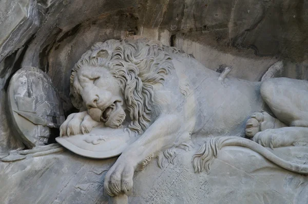 De huilende Lion Memorial, Luzern. — Stockfoto