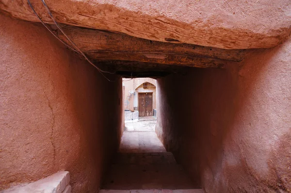 Ancien bâtiment dans le village zoroastrien Abyaneh, Iran — Photo