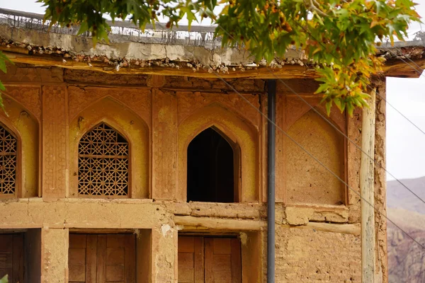 Antiguo edificio en la aldea zoroastriana Abyaneh, Irán — Foto de Stock