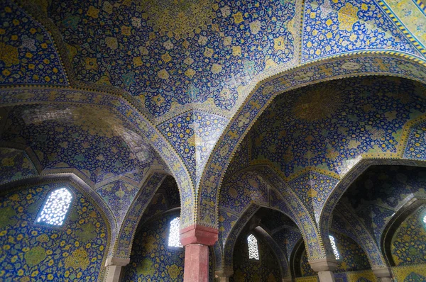 美丽的伊玛目清真寺在伊斯法罕，伊朗内部 — 图库照片