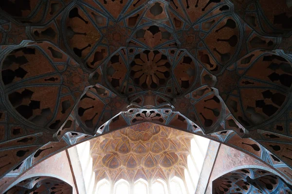 Piękne wnętrza Ali Qapu pałacu w Sochaczew, Polska. — Zdjęcie stockowe