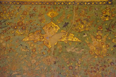 Isfahan, İran'ın Sotoun Sarayı'nın güzel duvar.
