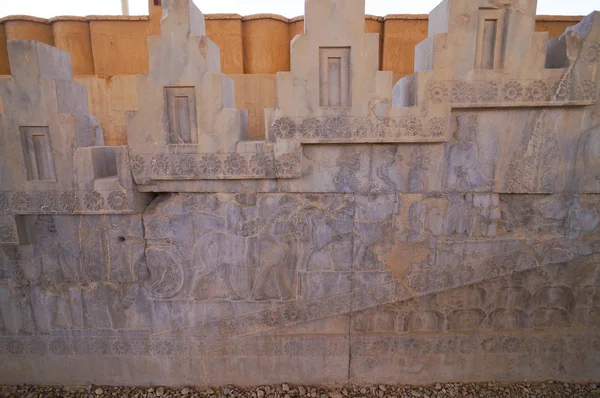 Detail van een verlichting van de Oost-trap in Persepolis in Iran. UNESCO verklaarde de ruïnes van Persepolis een World Heritage Site in 1979. — Stockfoto