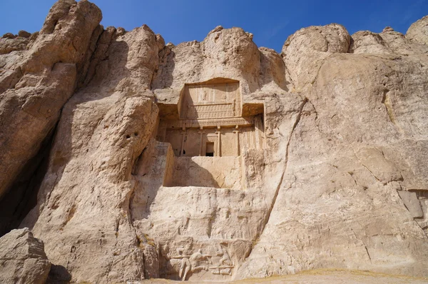 Tomb of Persian Kings Artaxerxes I at Naqsh-e Rustam in  Shiraz, — Stock Photo, Image