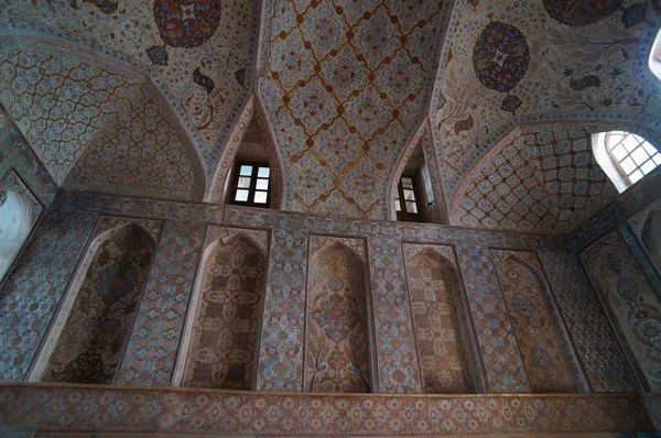 Dettaglio interno del Palazzo Ali Qapu, un grande palazzo a Isfahan, I — Foto Stock