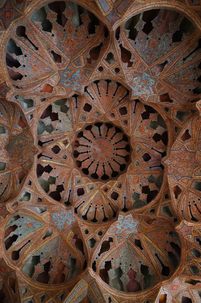 Ali Qapu Sarayı Isfahan, İran'ın güzel tavan.