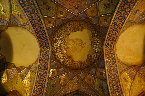 Interior of the Chehel Sotoun palace in Isfahan,Iran. — Stock Photo, Image