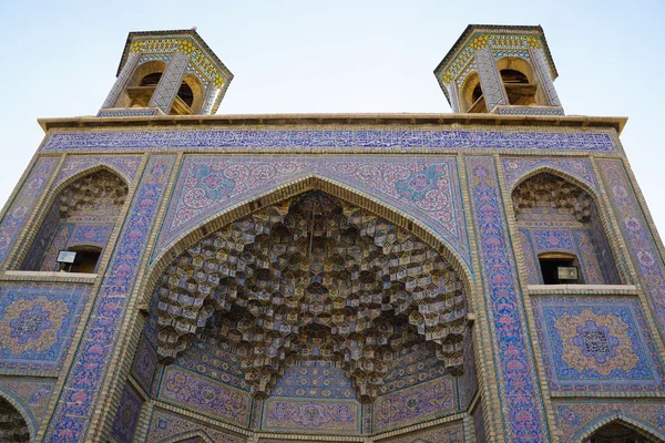 Mezquita Nasir al-Mulk o mezquita rosa en Shiraz, Irán . — Foto de Stock