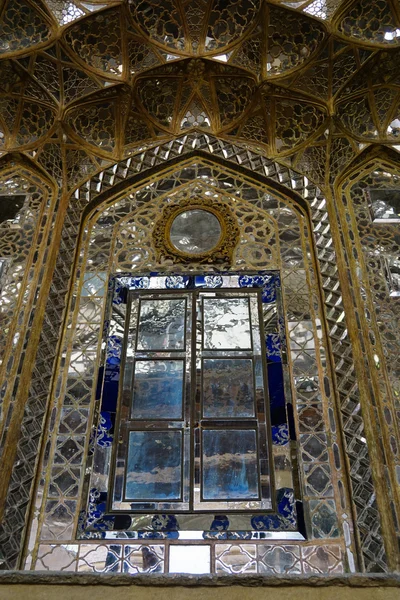 Hermosa muralla del Palacio Chehel Sotoun en Isfahán, Irán . —  Fotos de Stock