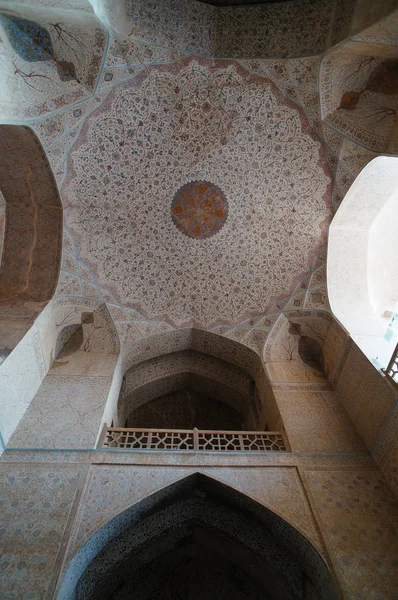Teto do Palácio Ali Qapu em Isfahan, Irão . — Fotografia de Stock