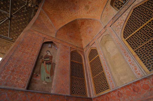 Hermosa pared del Palacio Ali Qapu en Isfahán, Irán . — Foto de Stock