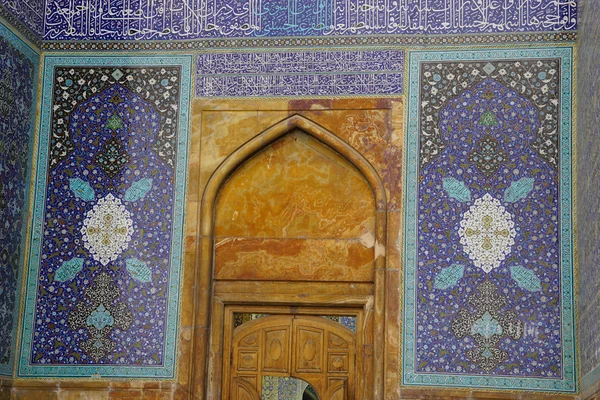 Wnętrze meczetu Imam obejrzeli z wejście w Isfahanie, — Zdjęcie stockowe