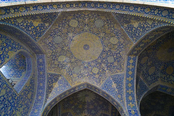 Interior de la Mezquita del Imán en Isfahán, Irán . — Foto de Stock