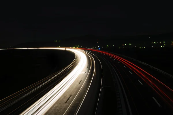 Velocidad tráfico matutino desenfoque en Europa — Foto de Stock