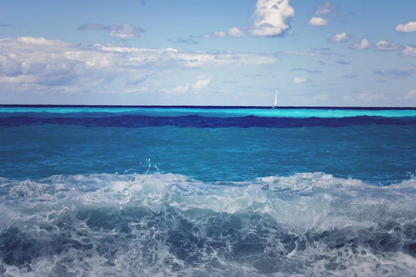 Piękne fale na morzu — Zdjęcie stockowe