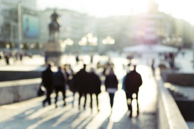 Şehir taşıt. Yüksek anahtar bulanık görüntü insanların yürüyüş 