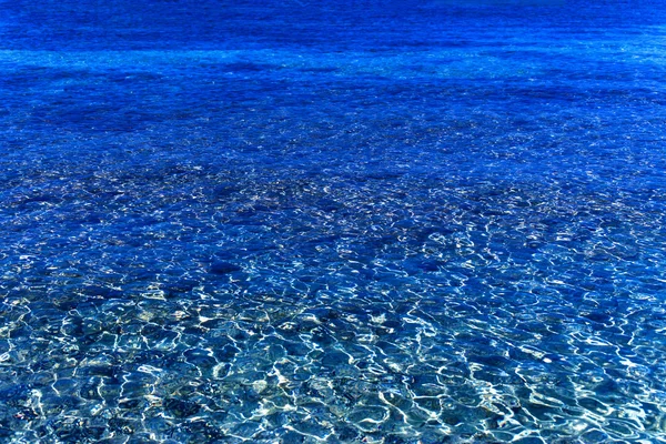 海の水面下で — ストック写真