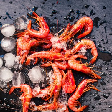 Buz ov ile çiğ karides