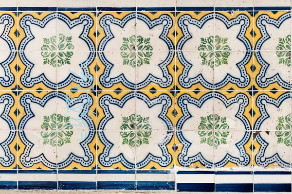 美丽的传统瓷砖 azule — 图库照片