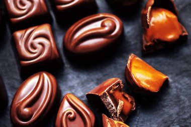 Yüksek çözünürlükte çikolata şeker tatlı duvar kağıdı. Karanlık hatlarının