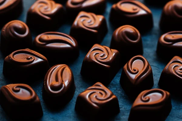 Chocolate Candy Sweet Wallpaper- coleção de alimentos doces. Cho escuro — Fotografia de Stock