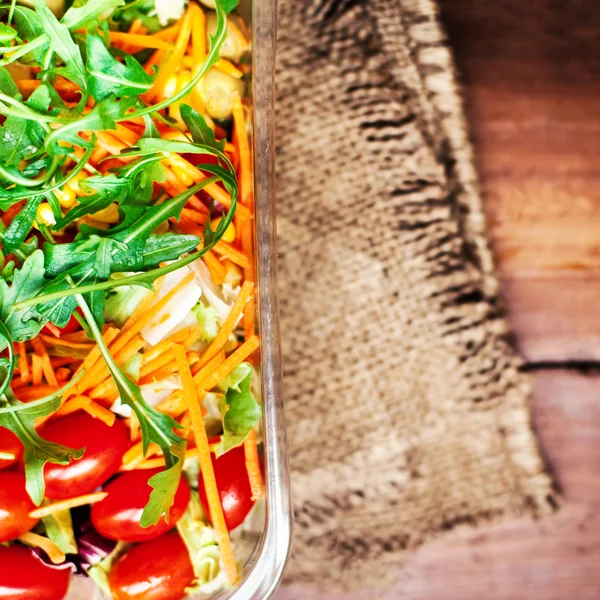 Healthy Salad with arugula, tomatoes — Stock Photo, Image