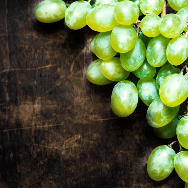 Fresh green grapes — Stock Photo, Image