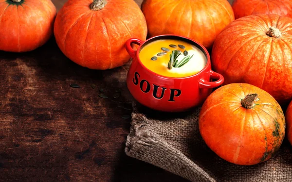 Bol de soupe à la citrouille — Photo