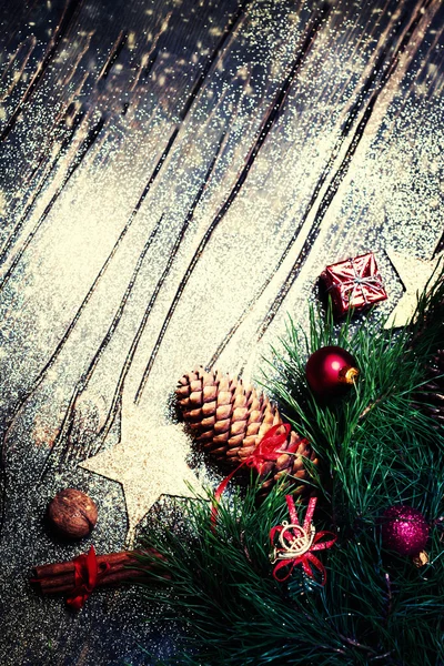 Abete di Natale con decorazioni festive — Foto Stock