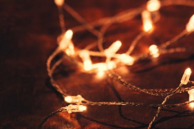 Noel ışıkları karanlık