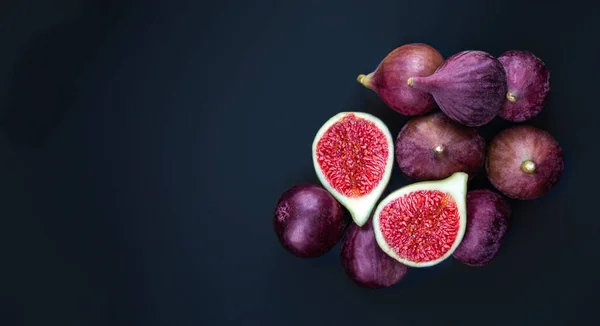 Figues Fraîches Mûres Sur Fond Sombre Vue Dessus Fruits Tropicaux — Photo