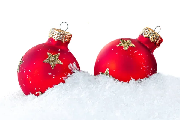 Red Baubles Snow Aislado Sobre Fondo Blanco Navidad Invierno Concepto — Foto de Stock