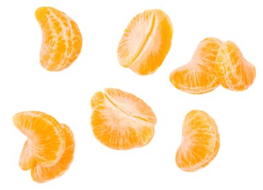 Taze mandalina, mandalina, beyaz arka planda izole edilmiş mandalina dilimleri. Şablon. Üst Manzara. Düz la