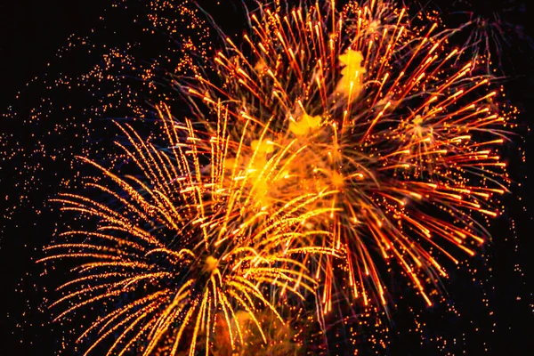 Tűzijáték Szilveszterkor Világít Absztrakt Ünnepi Háttér Tűzijáték Csillogás Copyspac — Stock Fotó