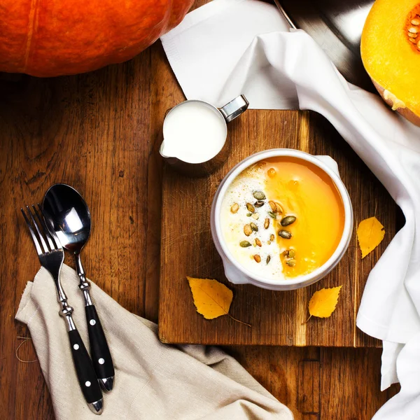 Zuppa di zucca con crema — Foto Stock